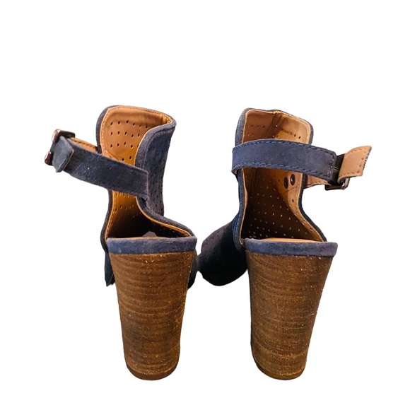 Diba Lili Navy Blue Perforated Bootie Sandal - Picture 4 of 8